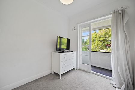 3 Bed Semi-Detached House, Princes Gardens, W3 - Photo 4