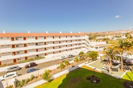 Cozy apartment with terrace in a central complex in Playa del Ingles - Photo 2