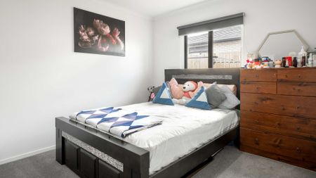 Modern 2-Bedroom Unit - Photo 5