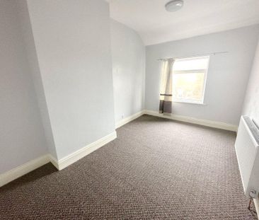 2 bedroom end of terrace house to rent - Photo 5
