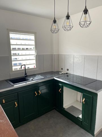 Location Appartement 2 pièces 37m² REMIRE MONTJOLY 97354 - Photo 3