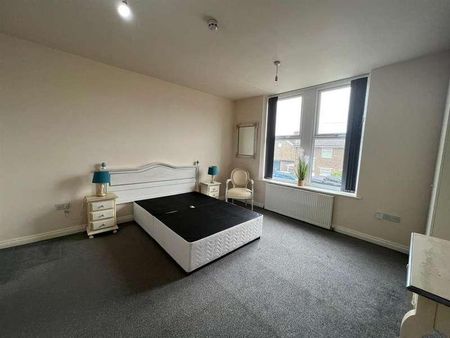 Kirkgate, BD18 - Photo 2