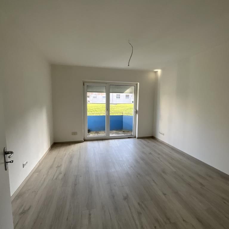 Moderne 3 Zimmerwohnung mit Balkon in Plettenberg- Eschen - Photo 1
