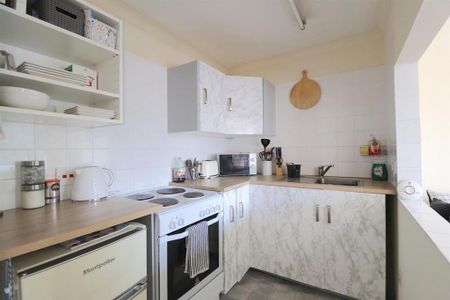 2 bedroom flat to rent - Photo 4