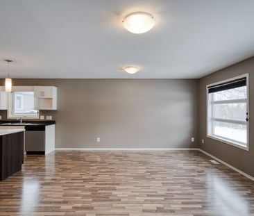 222 Maple Avenue - Photo 3