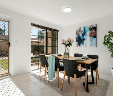 Gloriously Sun Filled Spacious Home - Photo 3