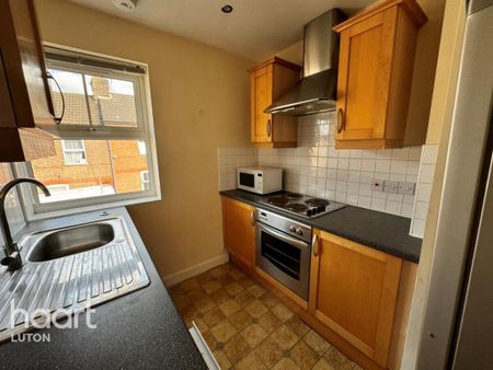 2 bedroom maisonette to rent - Photo 3