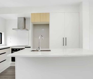 Beautiful Home Available - Photo 3