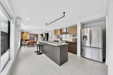QUALITY, COMFORT & CONVENIENCE IN A PRESTIGIOUS SETTING - Photo 3
