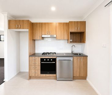 Welcome to your new home at 2/5 Bond Street, Tamworth - Photo 3