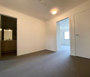 32 Greaves Avenue, Deanside VIC 3336 - Townhouse For Rent | Domain - Photo 2