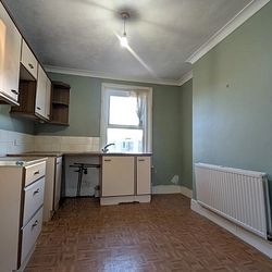 Salisbury Road, Dover, CT16 1EU, Kent - Photo 3