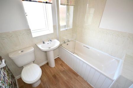 2 bedroom semi-detached house to rent - Photo 2
