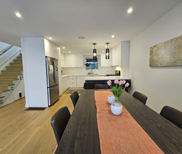 For Lease - 11 Edison Circle, Toronto, Ontario - Photo 1