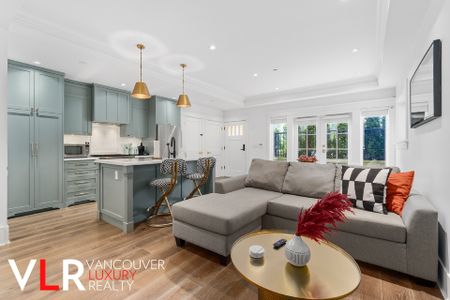 Townhouse in Vancouver West Side, BC - Photo 2