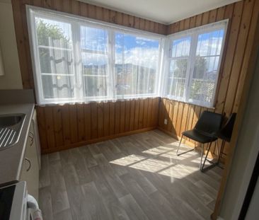 Bright 2-Bedroom Home in Wakari - Photo 5