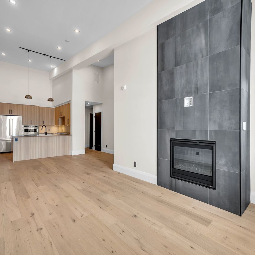 For Lease - 38 Front Street Unit# Unit # 1, Quinte West, Ontario - Photo 1