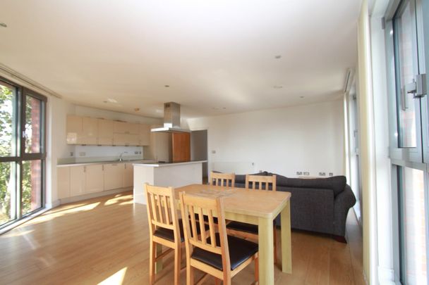 3 Bed Flat, Dower Court, SE16 - Photo 1