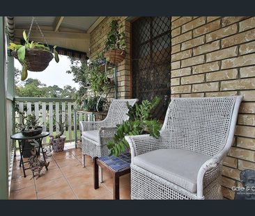 Modern Family Living in a Convenient Springfield Lakes Location - Photo 6