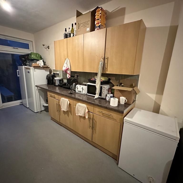 6 bedroom terraced house to rent - Photo 1