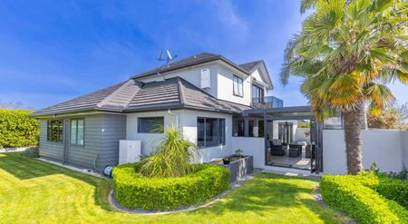 Executive style home at the end of a quiet cul-de-sac - Photo 5