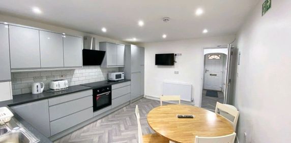 Room in a Shared House, Icknield Port Road, B16 - Photo 2