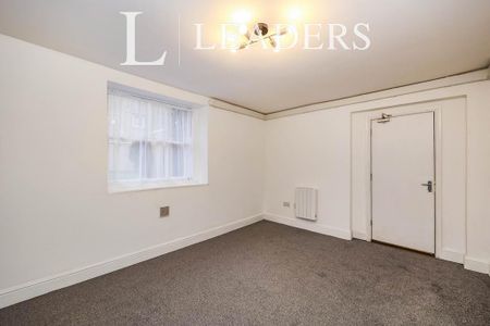 Studio to rent - Photo 2