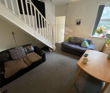 4 bedroom terraced house to rent - Photo 1