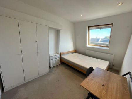 4 bedroom flat to rent - Photo 4