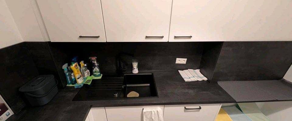 Erdgeschosswohnung mit Einbauküche Neu renoviert - Foto 1