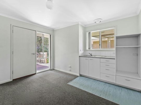 Welcome to your next home in the heart of Moe! - Photo 1