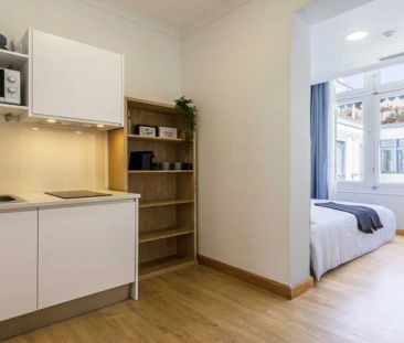 Room in a shared 41-bedroom apartment for rent in Justicia - Photo 2