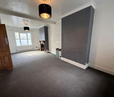 2 bedroom end of terrace house to rent - Photo 2