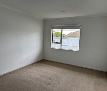 Spacious Family House - Photo 1