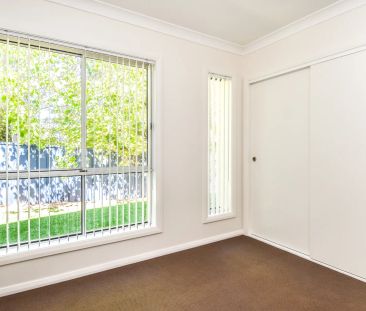 Modern & Light-Filled Contemporary Living - Photo 4