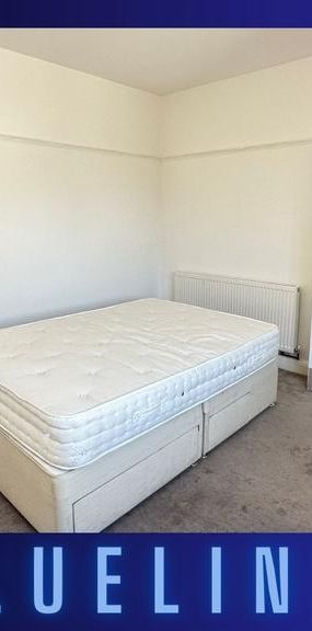 1 bedroom in a flat share to rent - Photo 1