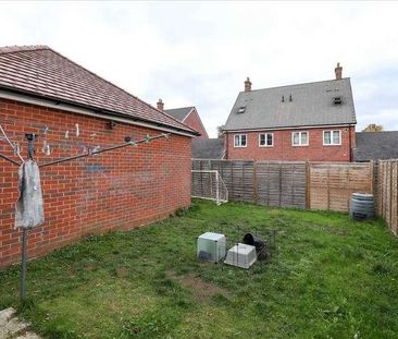 Oak Grove, Northampton, NN3 - Photo 2
