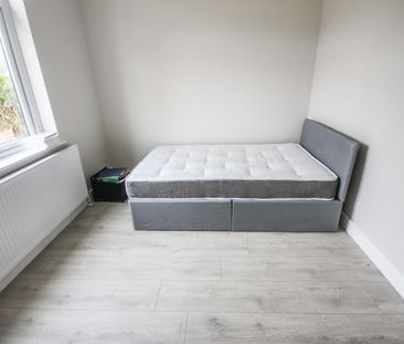 One-Bedroom House share - Photo 2