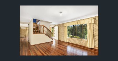 3 Thea Ct, Indooroopilly - 5 bedroom, 3 bathroom House with 4 parking spaces - available Feb 16th (Flexible move-in date) - Photo 2