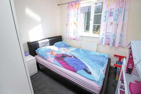 3 Bedroom House - End Terrace - Photo 4