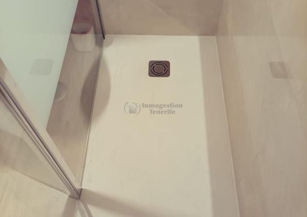 **Se alquila en Costa del Silencio apartamento de 2 dormitorios.