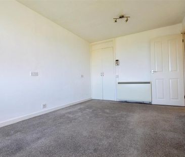 1 bedroom retirement property to rent - Photo 4