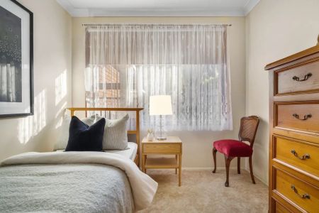 Light Filled Family Home in a Quiet Penshurst Pocket - Photo 4