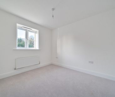 2 bedroom semi-detached house to rent - Photo 2
