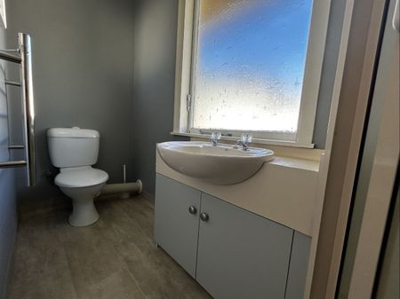 Studio Unit in Prime Riccarton Location - Photo 3