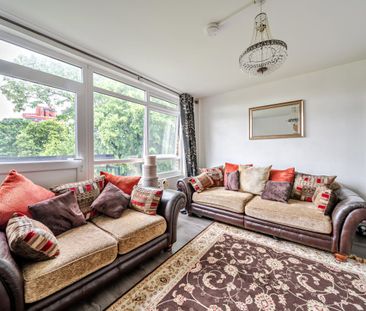Canterbury Crescent, London, SW9 - Photo 2