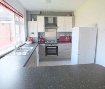2 bedroom maisonette to rent - Photo 4