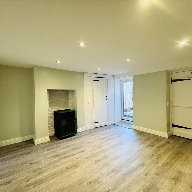 2 bedroom terraced house to rent - Photo 1