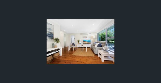 Light filled home in ultra convenient, yet quiet setting. - Photo 1