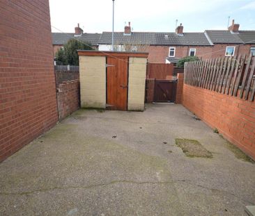 2 bedroom terraced house to rent - Photo 6